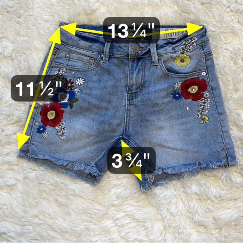 Indigo Rein Light Blue Denim Shorts with Floral Design 26" waist Small - Picture 5 of 8